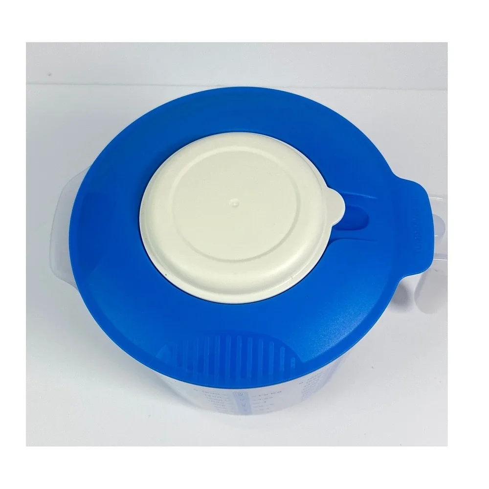 Tupperware EZ Mix N Store Pitcher 8 cup/2L Blue Measuring Pitcher NEW